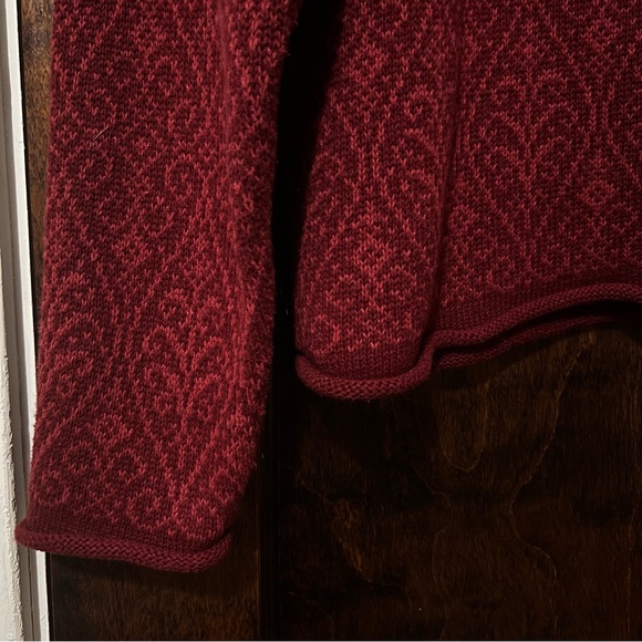 Nomadic Traders red Nordic-style sweater - Picture 7 of 9
